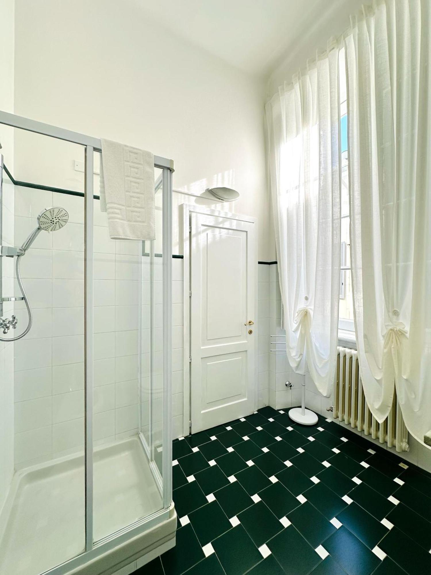 Nerino House, Elegante E Tranquillo Appartamento A 5 Minuti Dal Duomo ミラノ エクステリア 写真