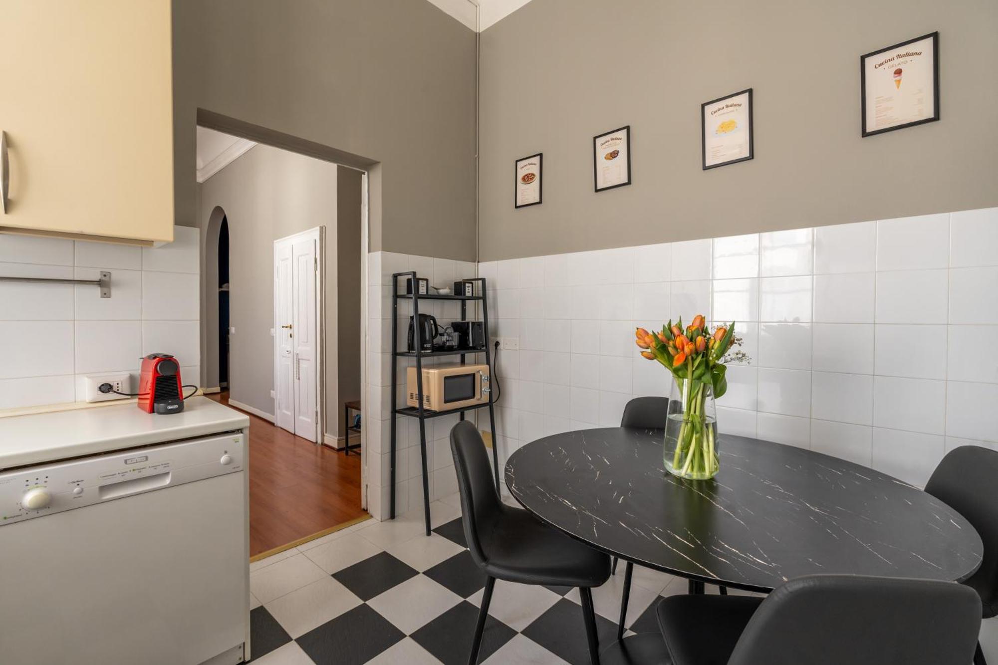 Nerino House, Elegante E Tranquillo Appartamento A 5 Minuti Dal Duomo ミラノ エクステリア 写真